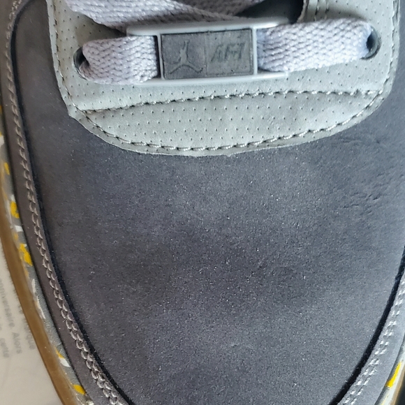 JORDAN AJF 3 "FLINT GRAY VARSITY MAIZE" SIZE 13 323626-071 - Picture 7 of 13